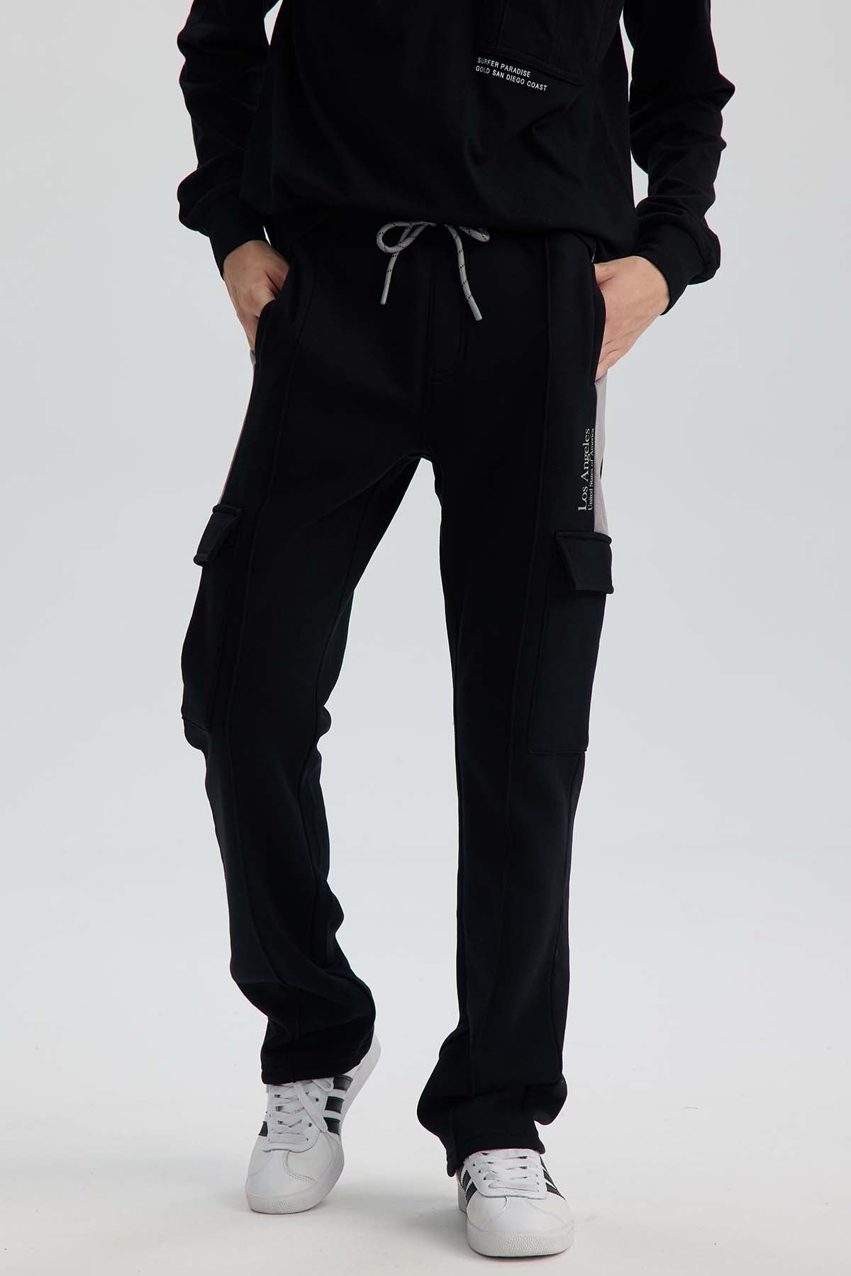 Pantalón Buzo Niño Calce Recto Con Cortes Negro