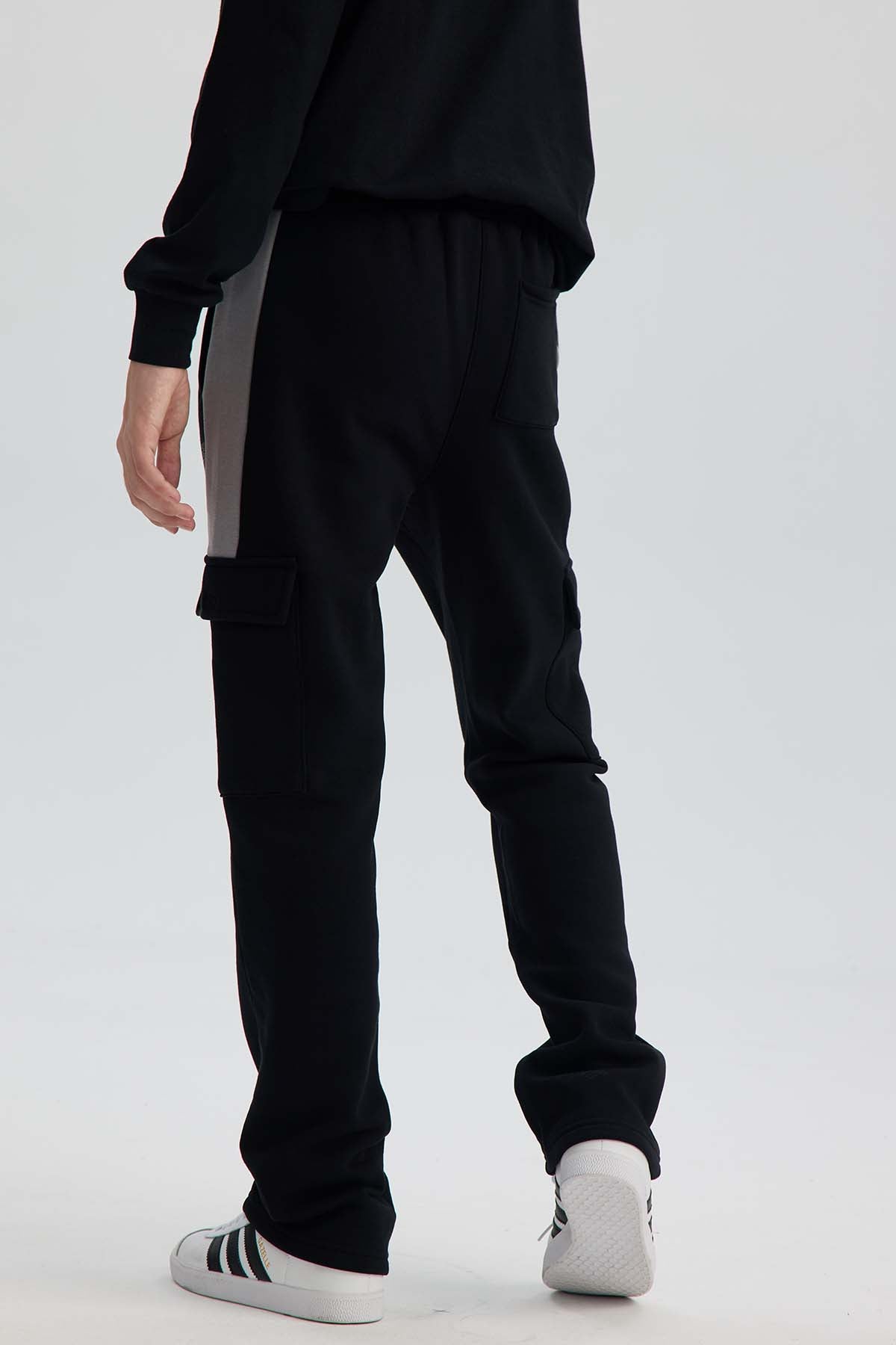 Pantalón Buzo Niño Calce Recto Con Cortes Negro