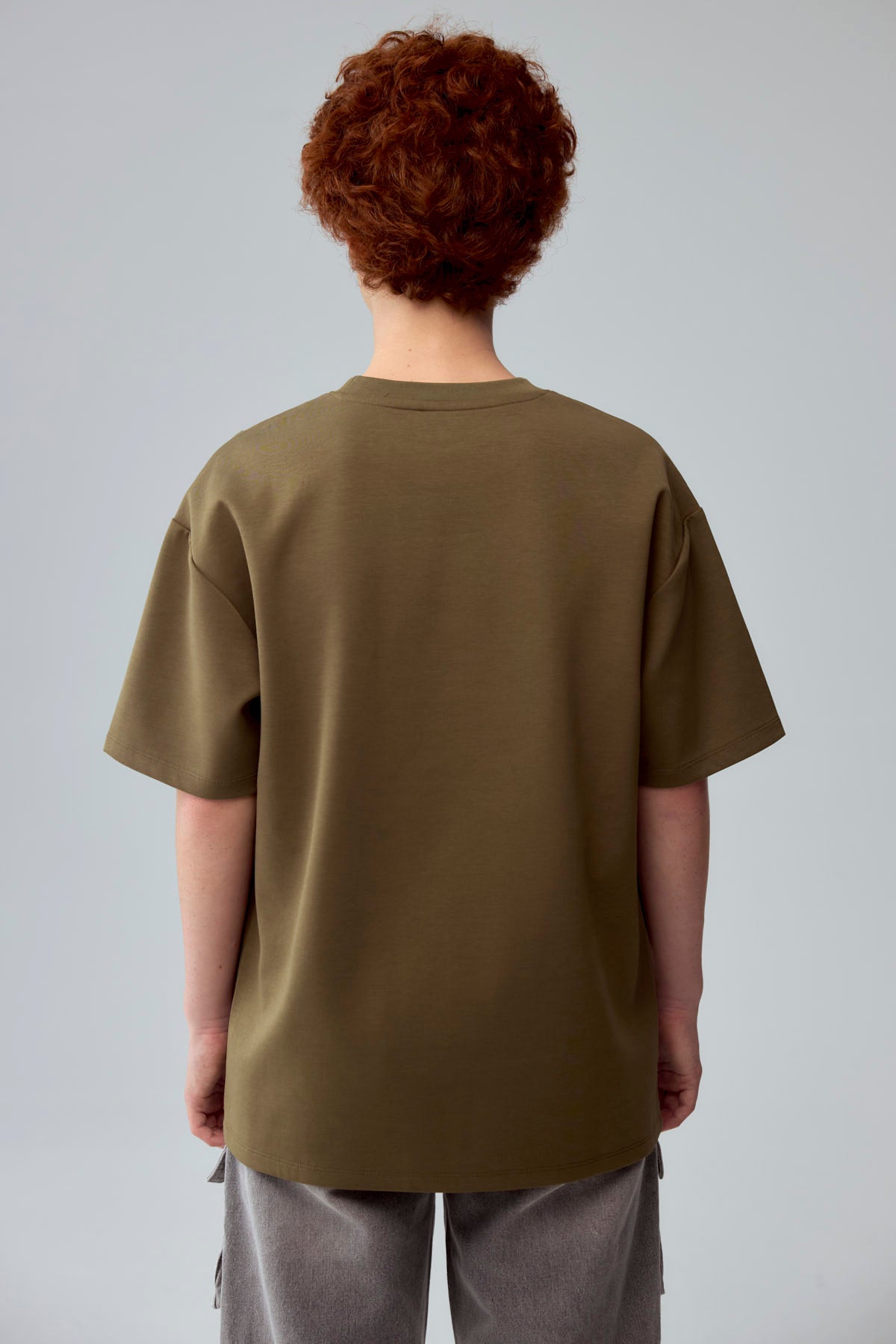 Polera Niño Label Frontal Verde Militar