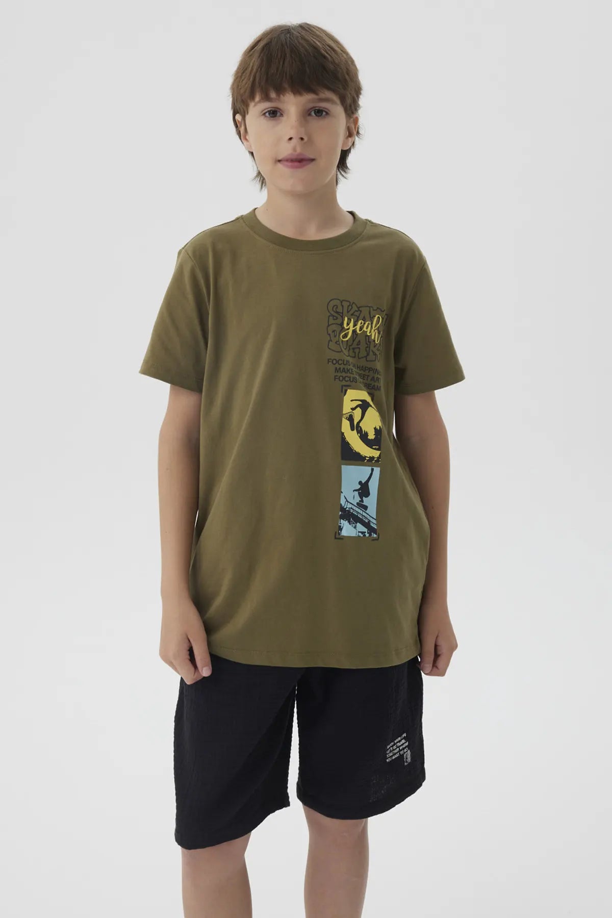 Polera Niño Print Posicional Verde Militar