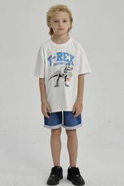 Polera de niño crudo con estampado de T-Rex en el centro en estilo gráfico vintage