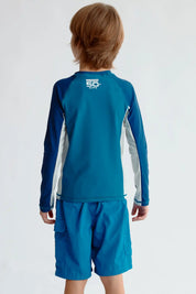 Traje de baño niño verde oscuro con filtro UV diseño Street Riders en camiseta manga larga