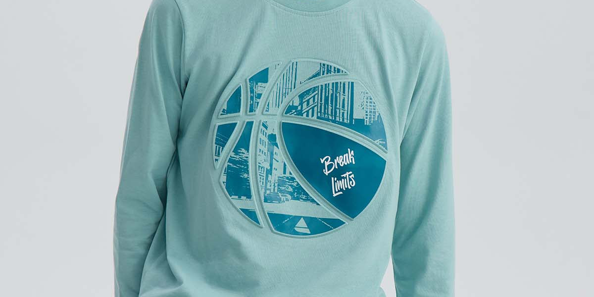 Polera niño verde con diseño 3D de balón de baloncesto y texto Break Limits