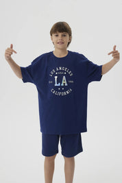 Polera Niño College Print 3D Azul Oscuro