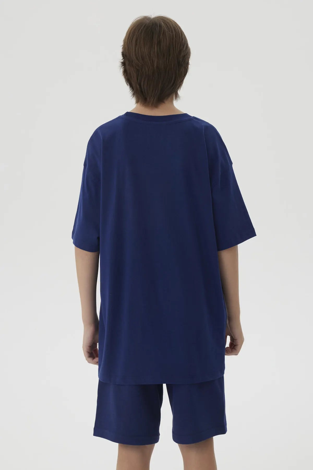 Polera Niño College Print 3D Azul Oscuro