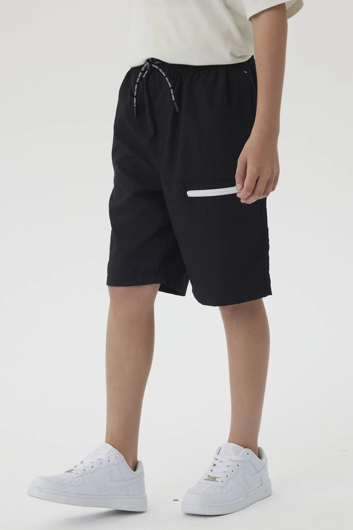 Bermuda Niño Con Cierre Negro