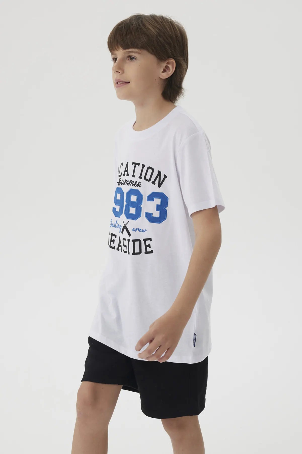 Polera Niño Letras Bordadas Blanco