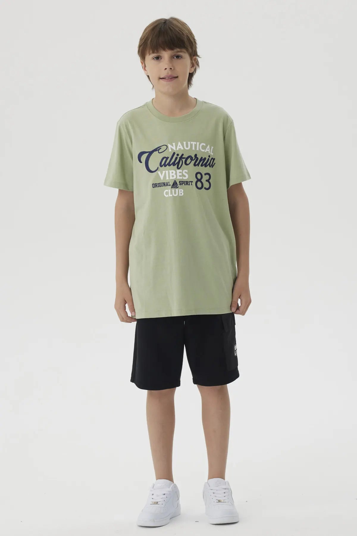 Polera Niño Letras Bordadas Verde