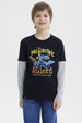 Polera niño negra con estampado de dinosaurios azules en el pecho estilo gráfico grande y texto The Prehistoric Rulers