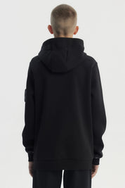 Polerón niño negro con capucha y texto California Los Angeles en el pecho estilo universitario casual sin estampa adicional