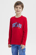 Polera niño roja con dinosaurio y texto Dinosaur League en el pecho estilo gráfico divertido y colorido