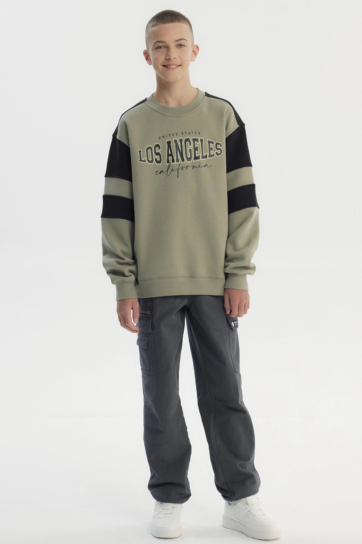 Polerón Niño Ancho Cuello Redondo Verde Militar