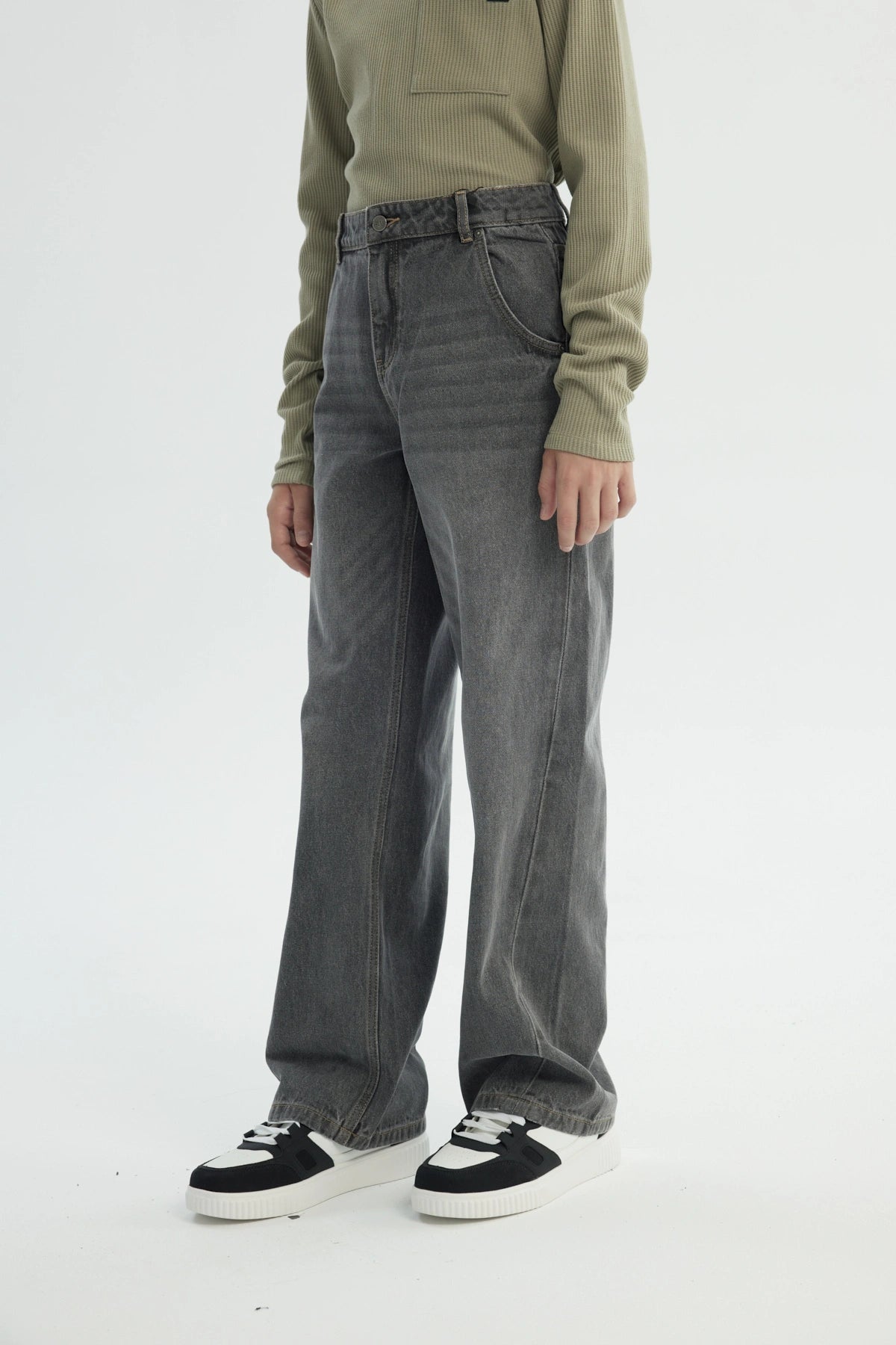 Jeans Niño Calce Recto Gris Oscuro