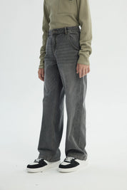 Jeans Niño Calce Recto Gris Oscuro