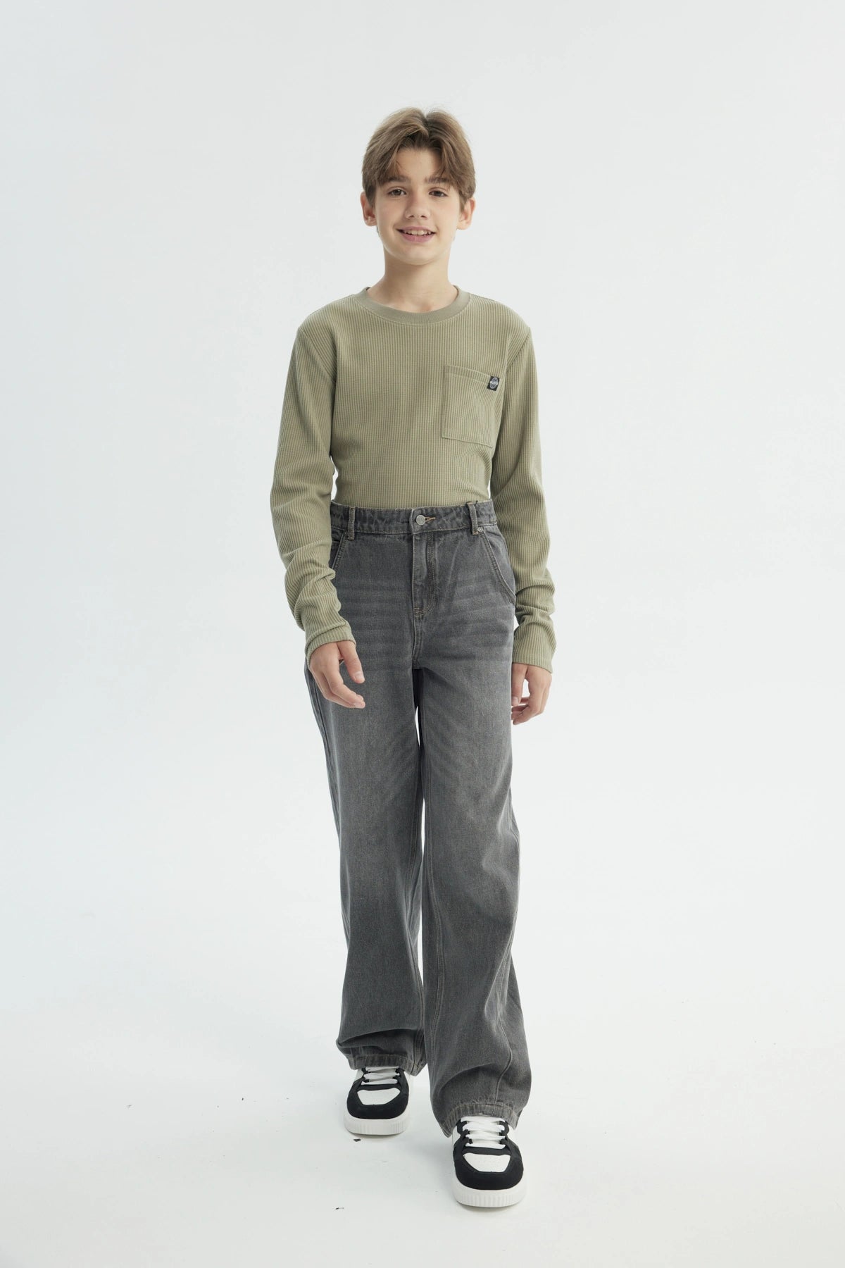 Jeans Niño Calce Recto Gris Oscuro