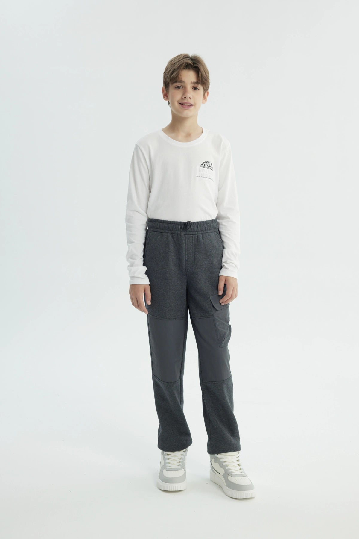 Pantalón Buzo Niño Pitillo Gris