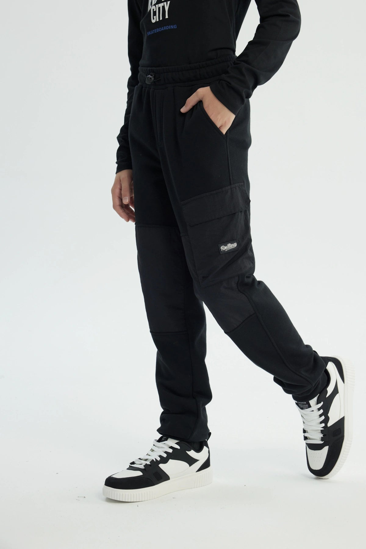 Pantalón Buzo Niño Pitillo Negro