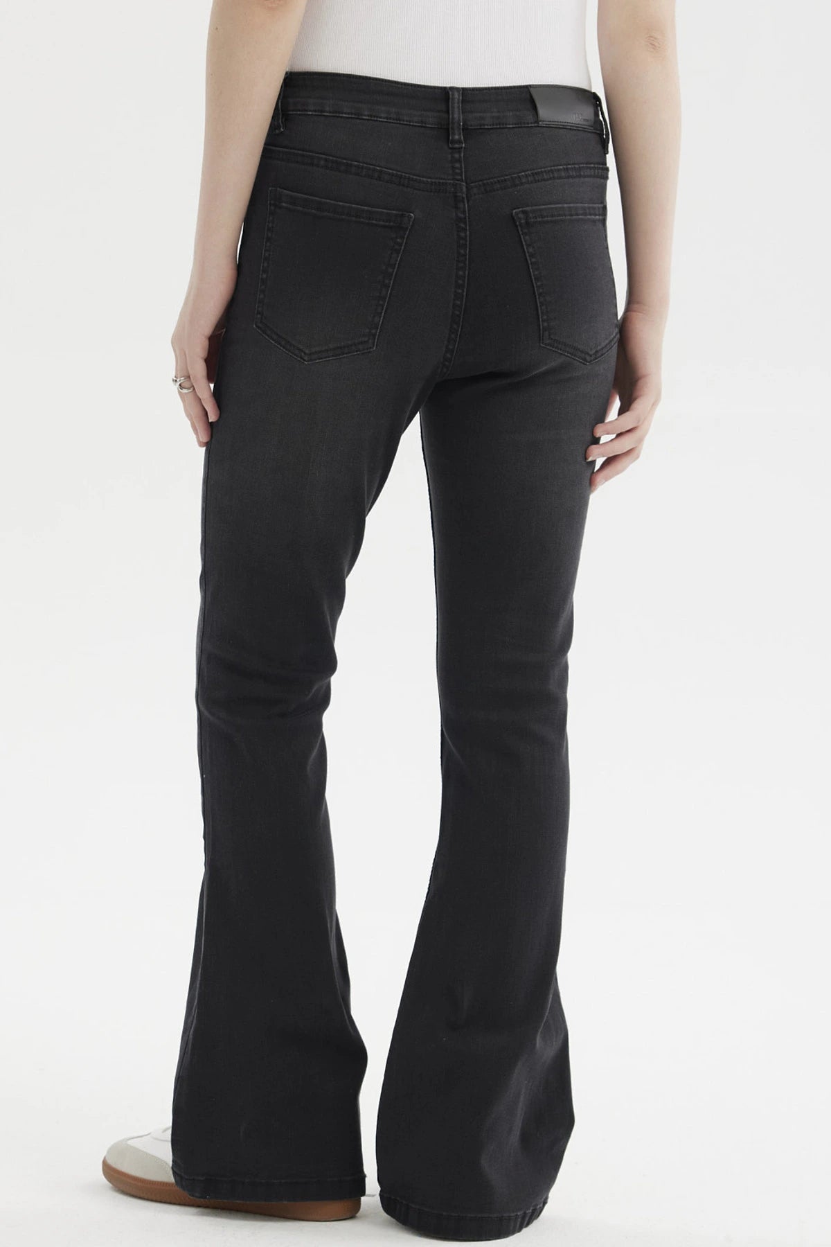 Jeans Mujer Flare Vale Negro