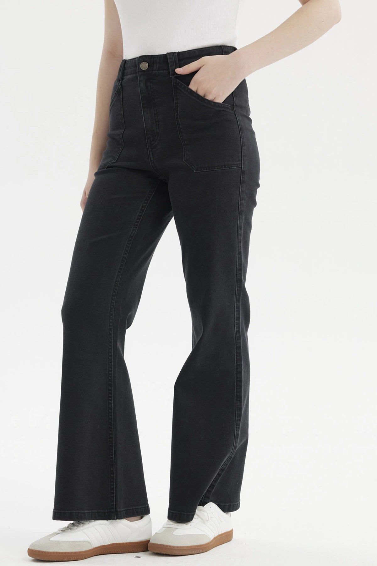 Jeans Mujer Flare Bolsillo Negro