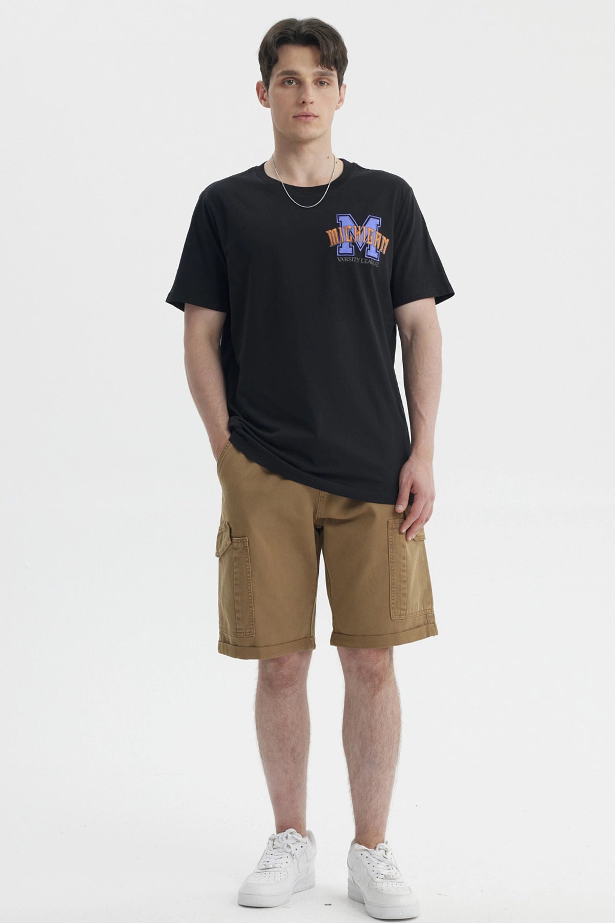 Bermuda Hombre Calce Recto Café