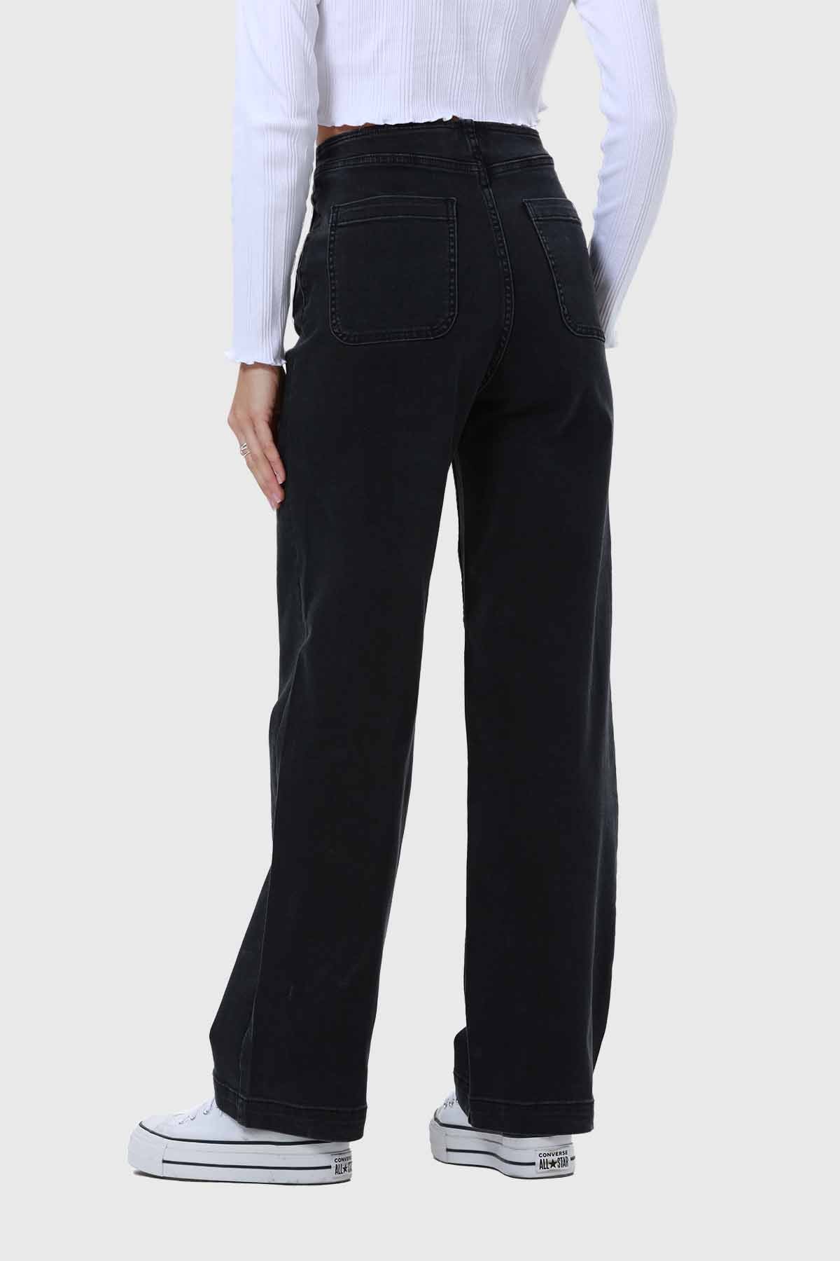 Jeans Mujer Lavado Calce Recto Negro