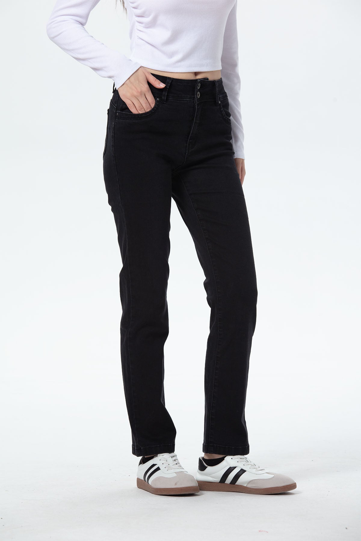 Jeans Mujer Flo Calce Recto Negro