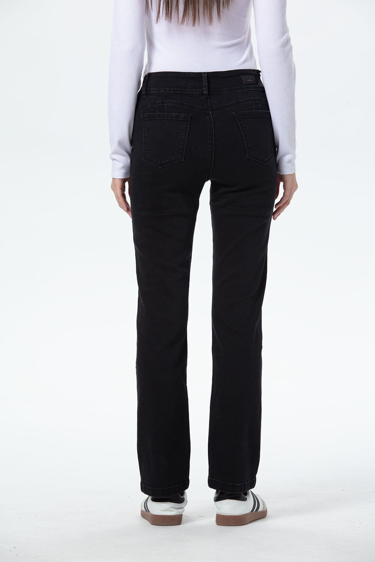 Jeans Mujer Flo Calce Recto Negro
