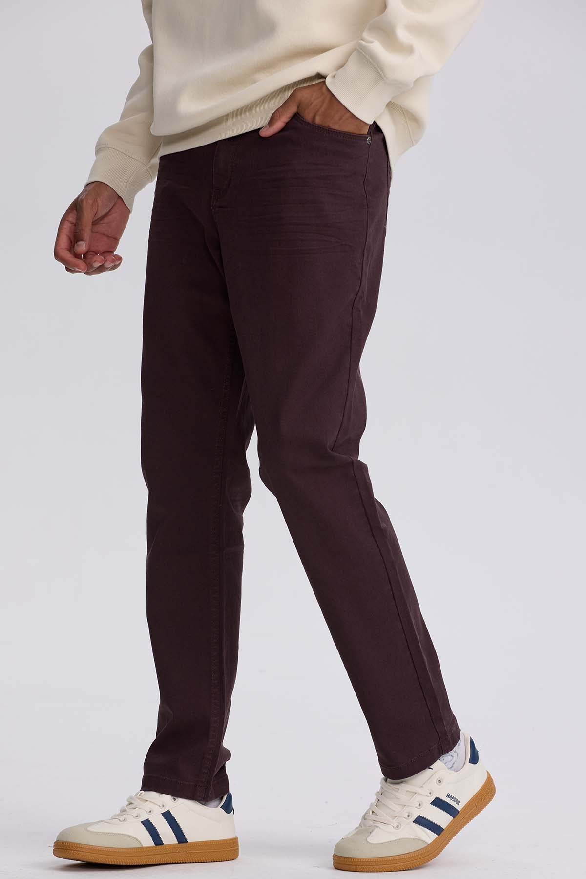 Jeans hombre slim color berenjena