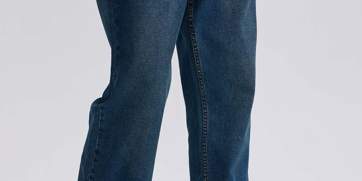 Jeans hombre straight azul índigo con diseño clásico y ajuste recto visibles
