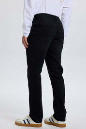Jeans Hombre 703 Slim Negro de denim elástico