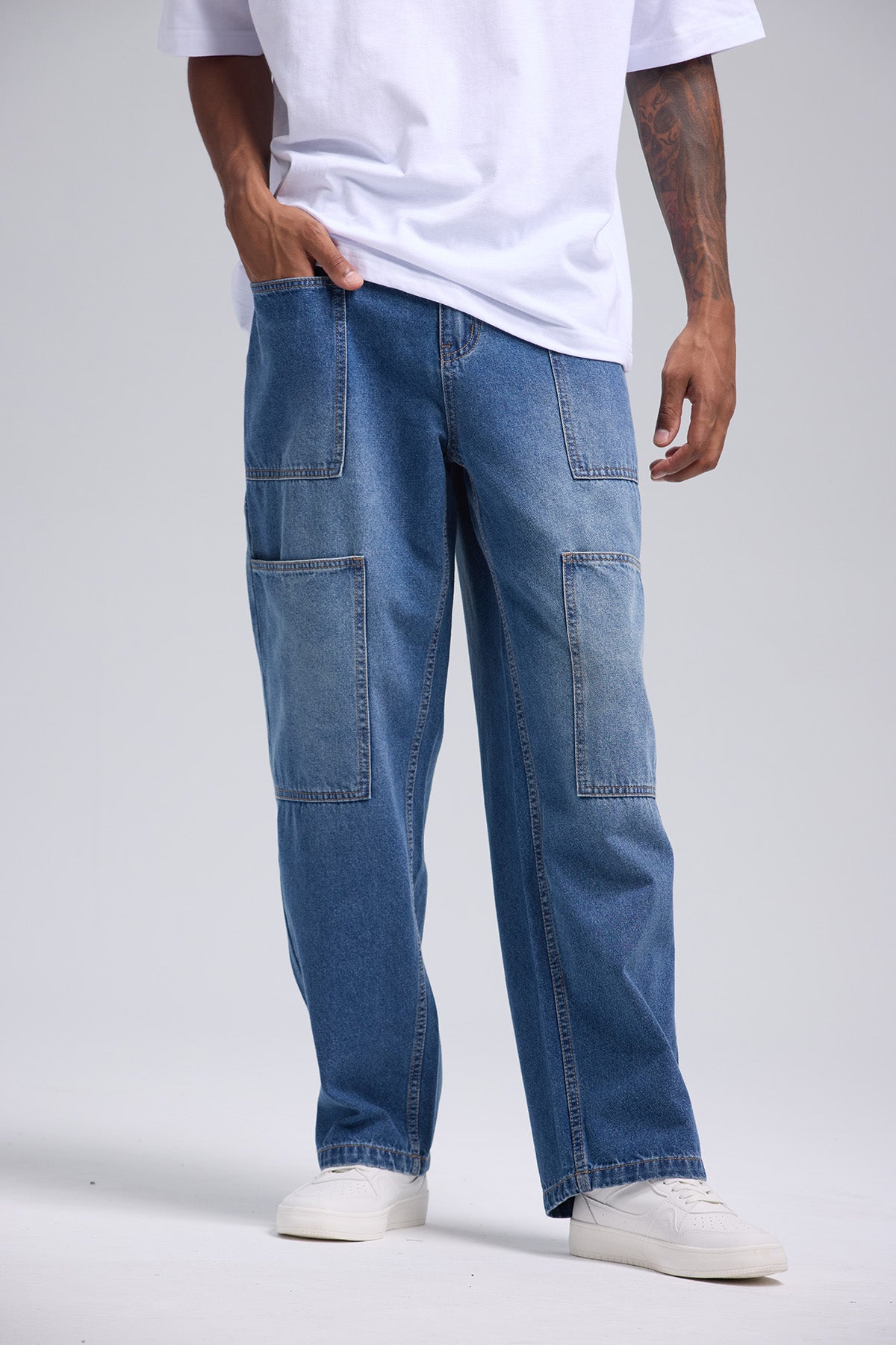 Jeans Hombre Relajado Con Parche Azul
