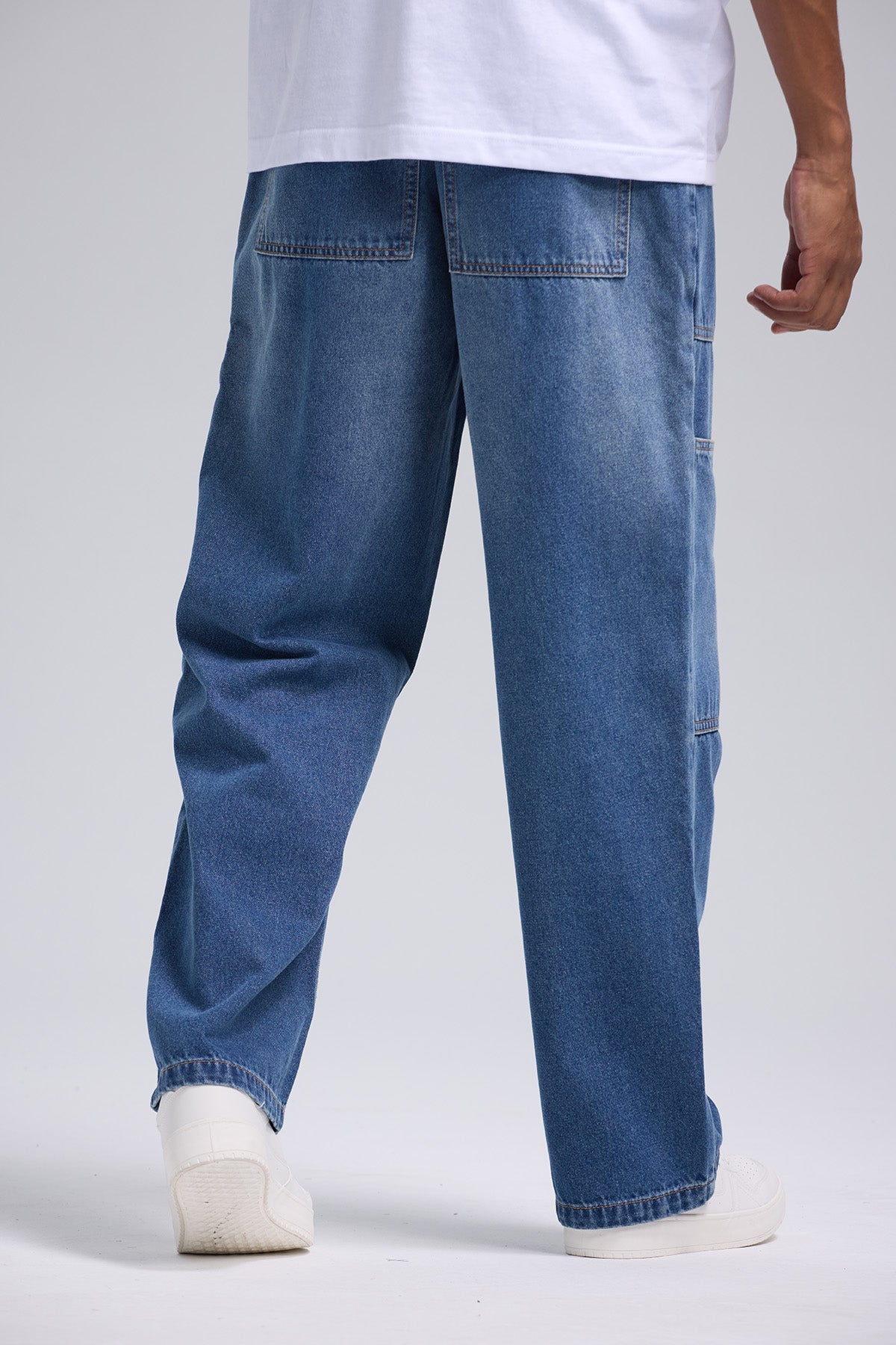 Jeans Hombre Relajado Con Parche Azul