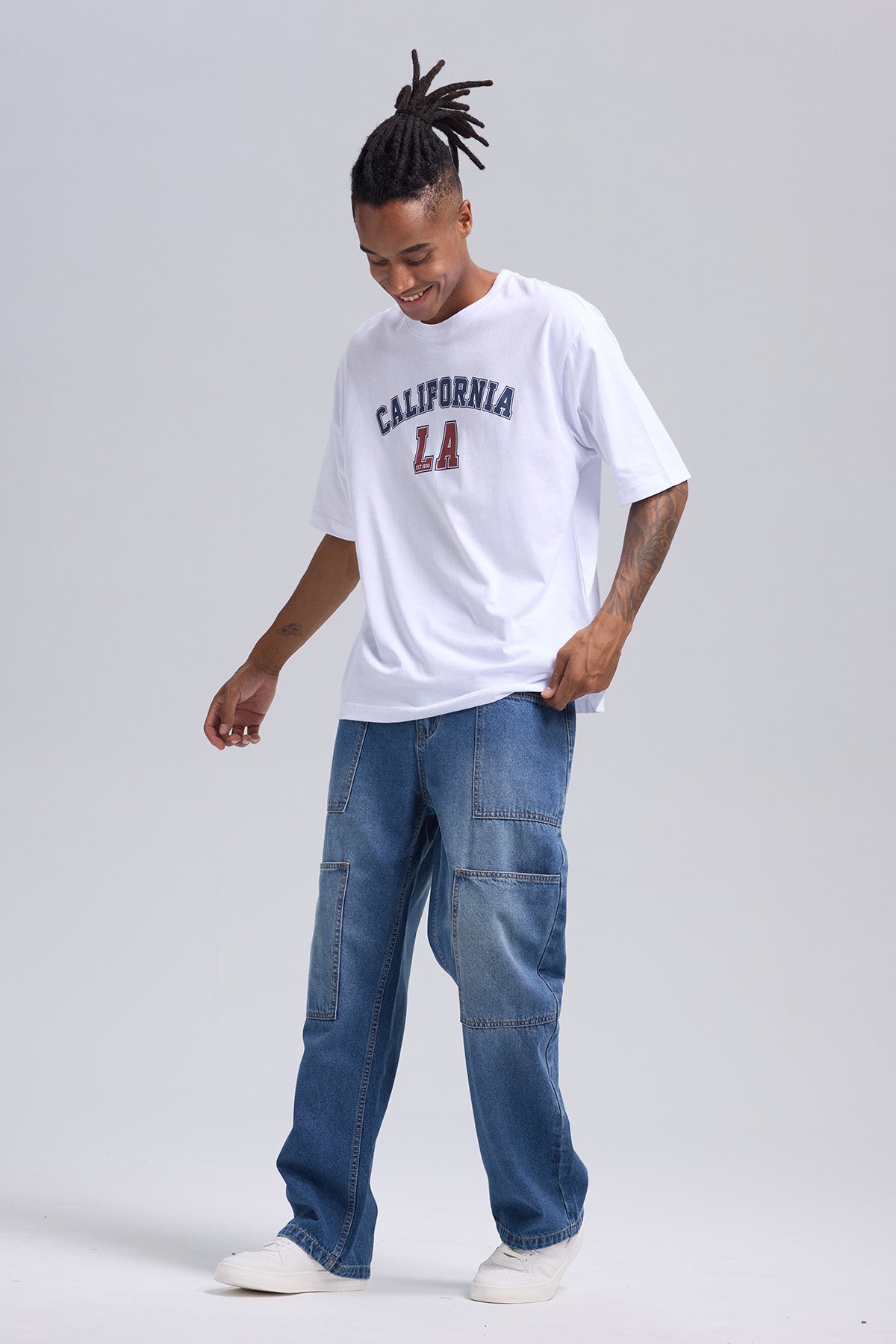 Jeans Hombre Relajado Con Parche Azul
