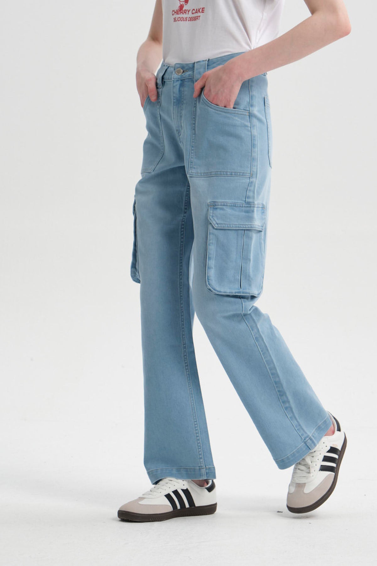 Jeans Mujer Cargo Calce Recto Azul