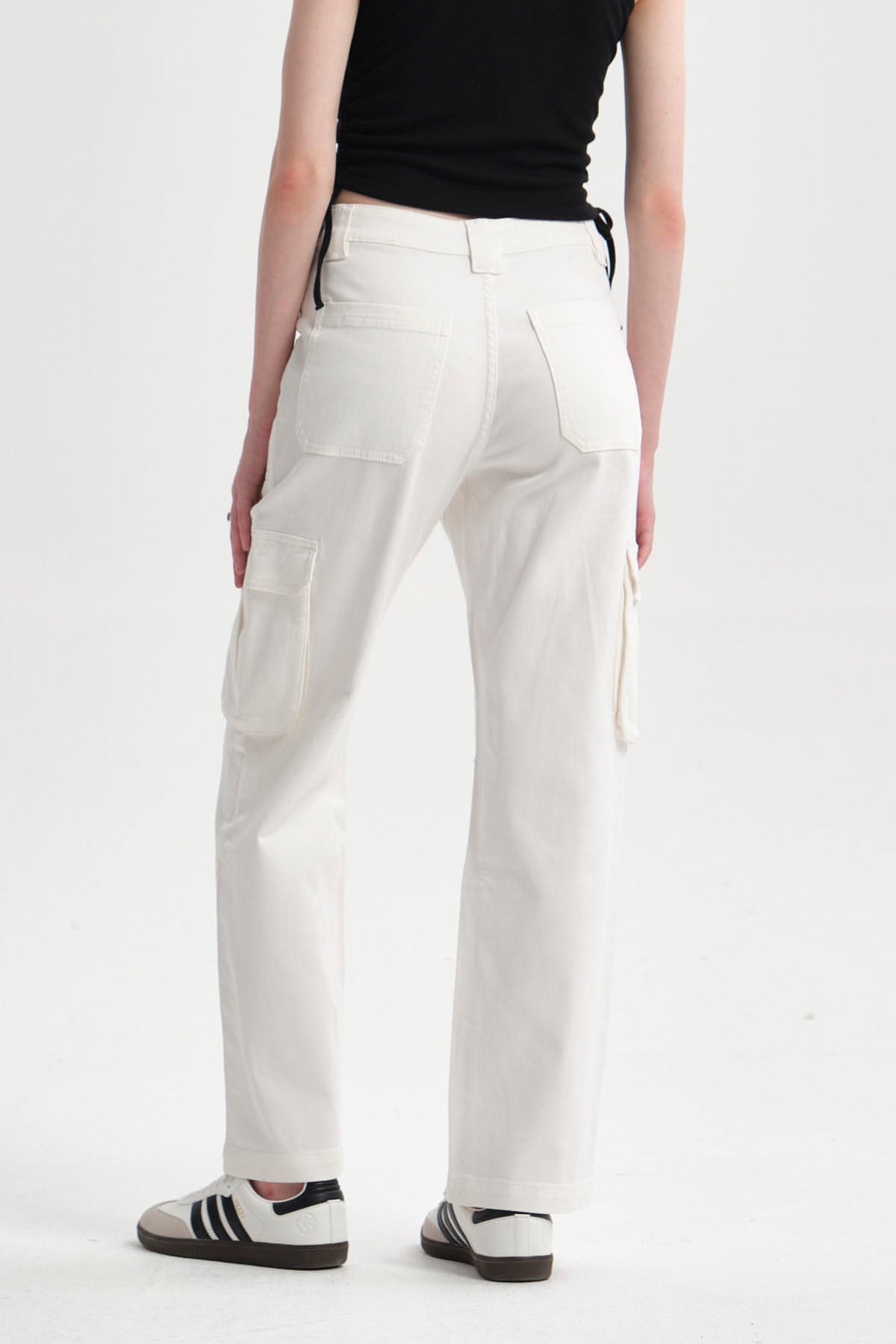 Jeans Mujer Cargo Calce Recto Crudo