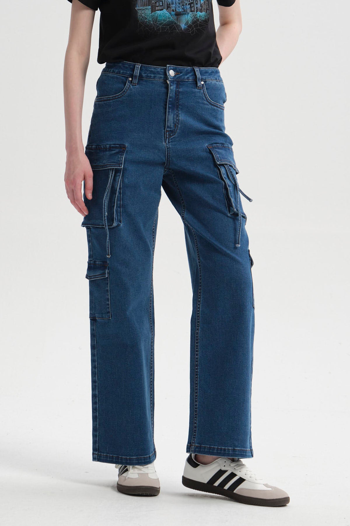 Jeans Mujer Cargo Calce Recto Azul Oscuro