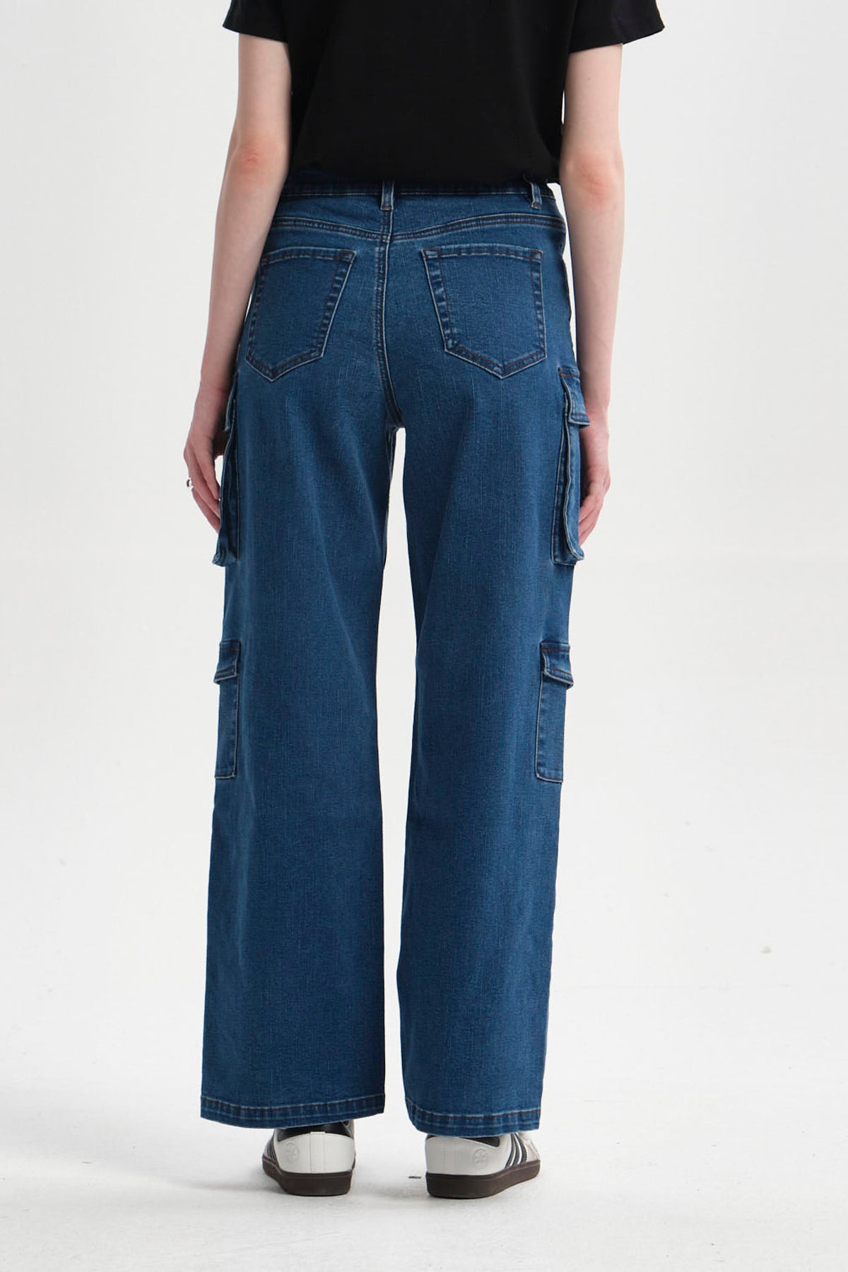 Jeans Mujer Cargo Calce Recto Azul Oscuro