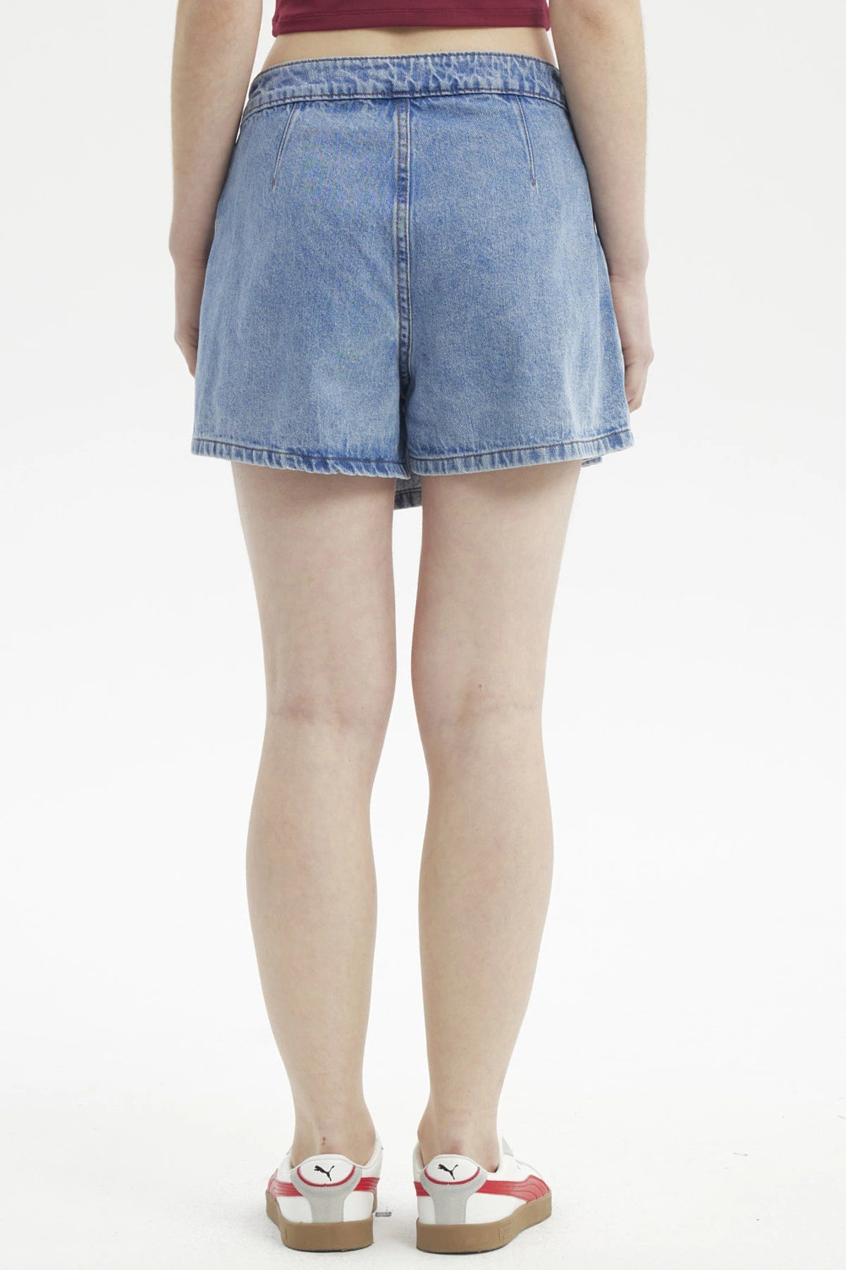 Short falda tableado azul con hebillas laterales estilo casual sin estampa visible