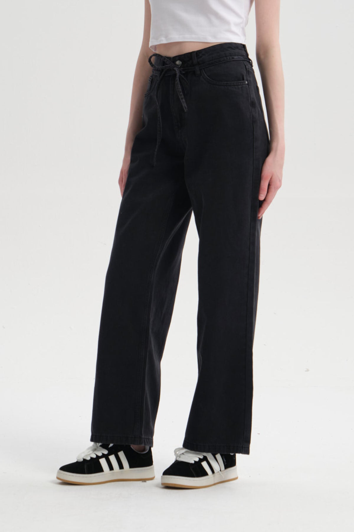 Jeans Mujer Calce Recto Lazo Negro