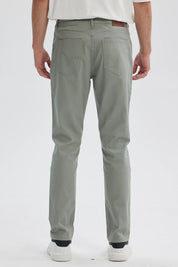 Jeans Hombre Slim Color Verde