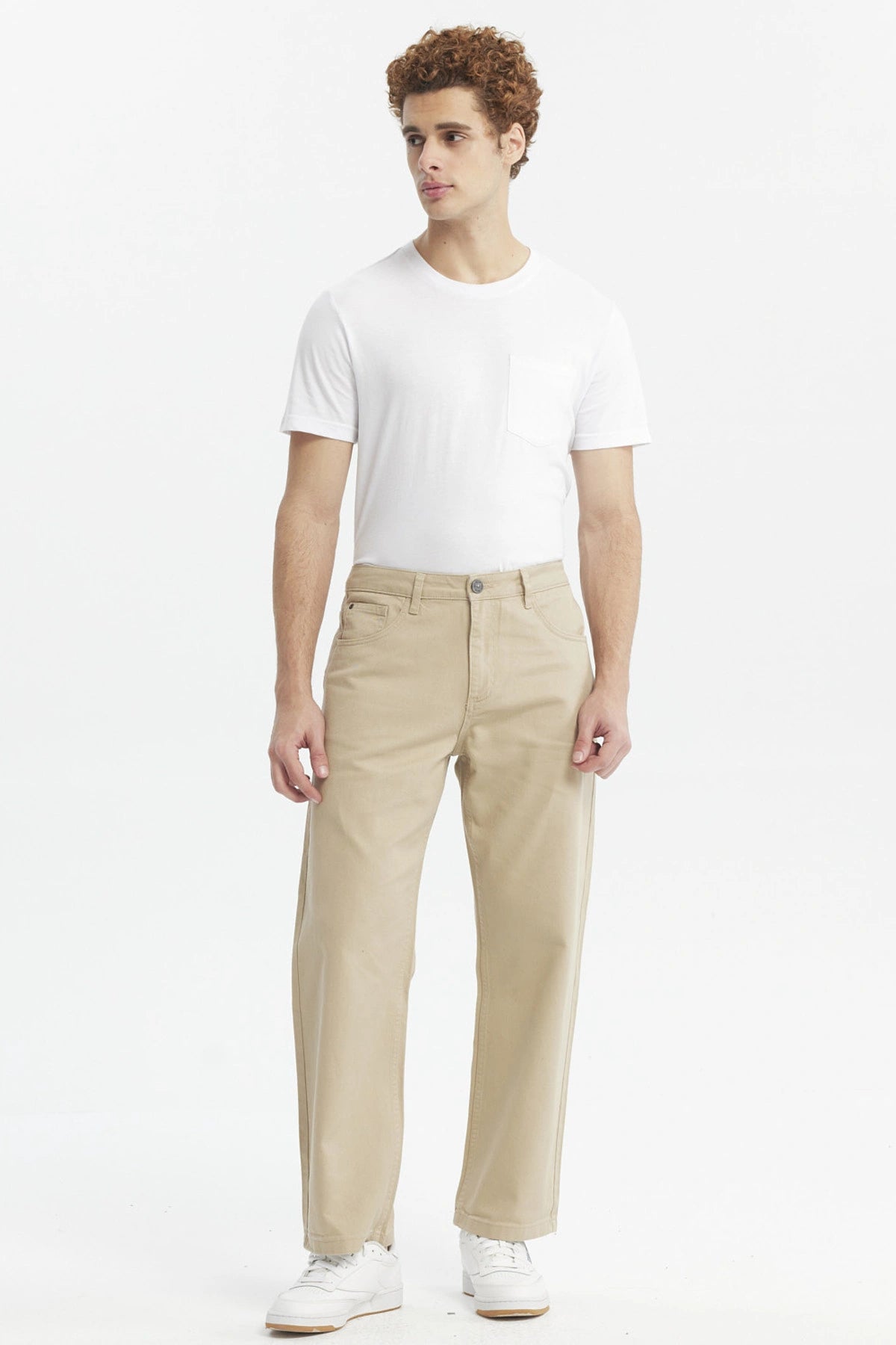 Jeans hombre beige calce recto con diseño liso sin estampas