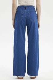 Jeans rectos azul para mujer con costuras decorativas en la parte frontal sin estampa visibles de pierna completa