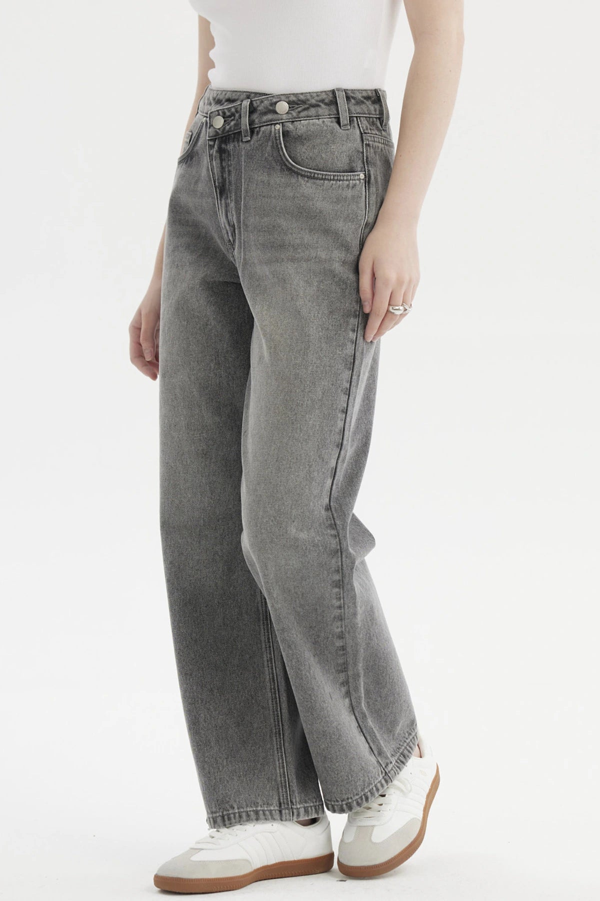 Jeans Mujer Calce Recto Gris