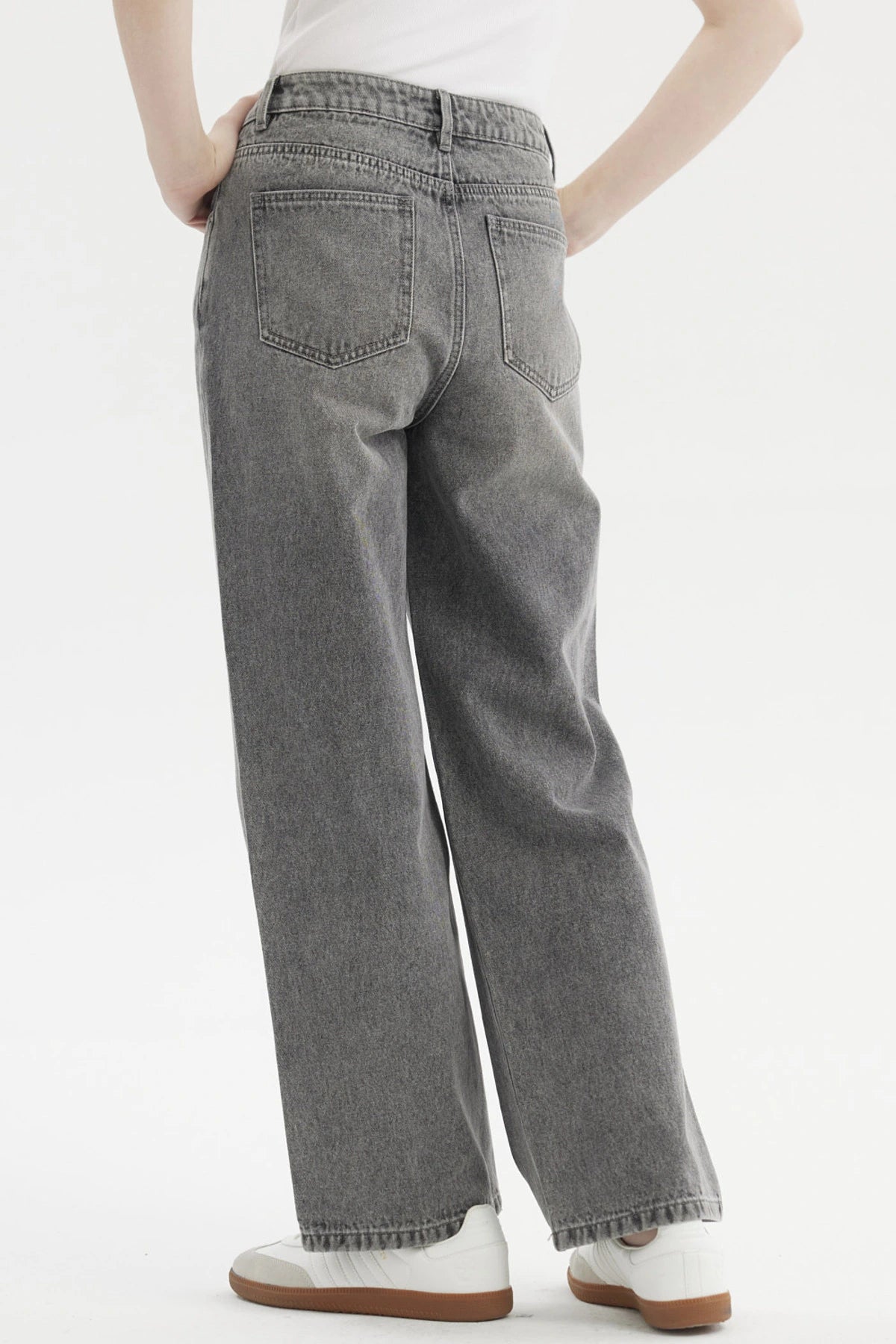 Jeans Mujer Calce Recto Gris