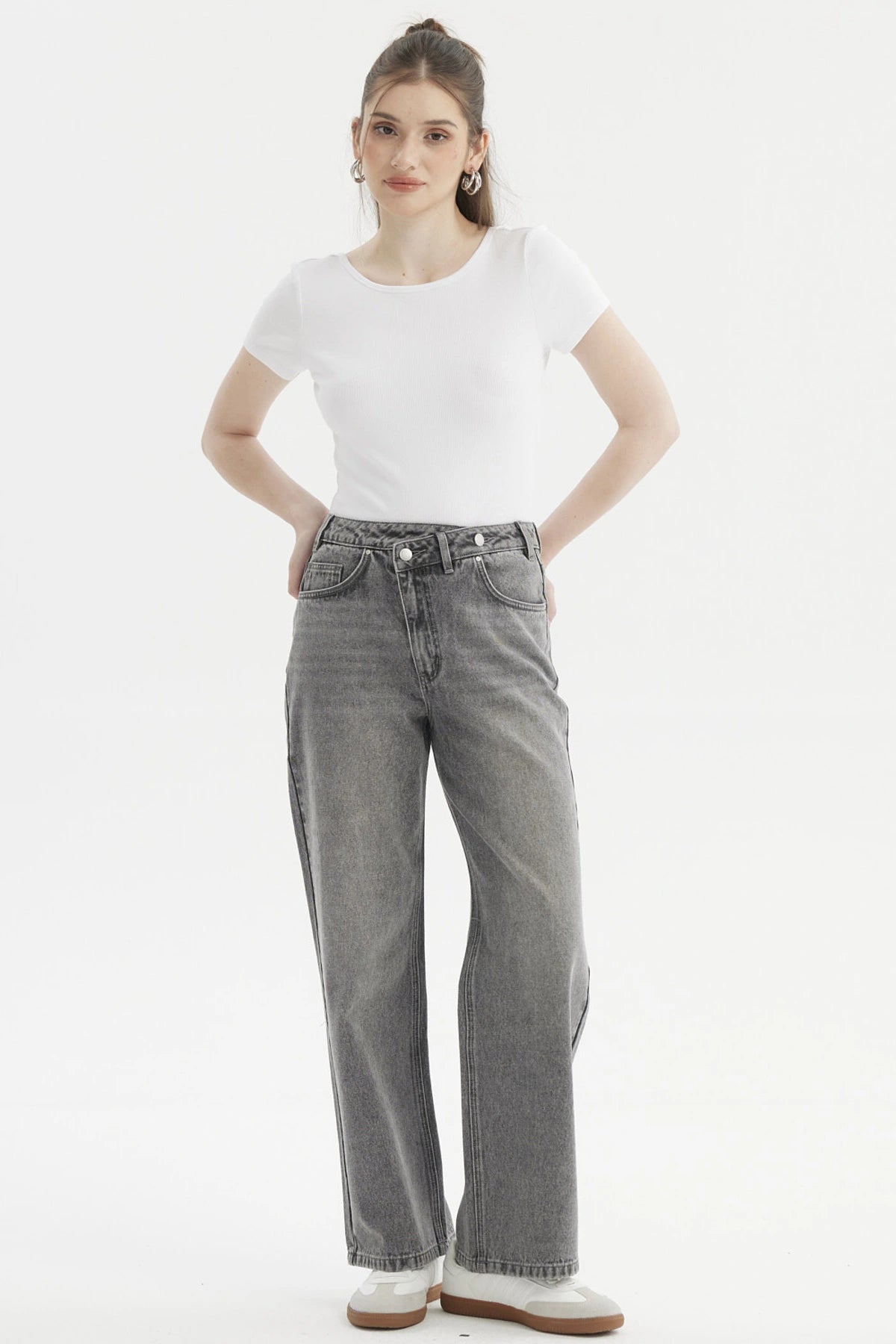 Jeans Mujer Calce Recto Gris
