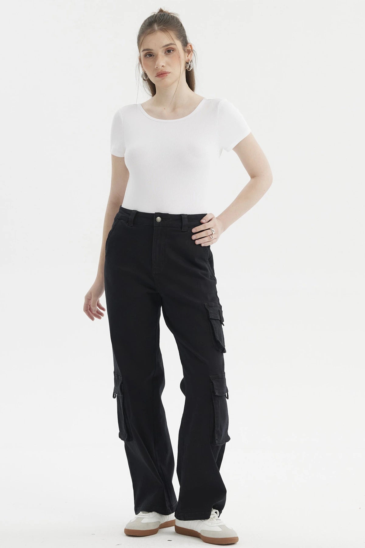 Jeans Mujer Calce Recto Cargo Negro