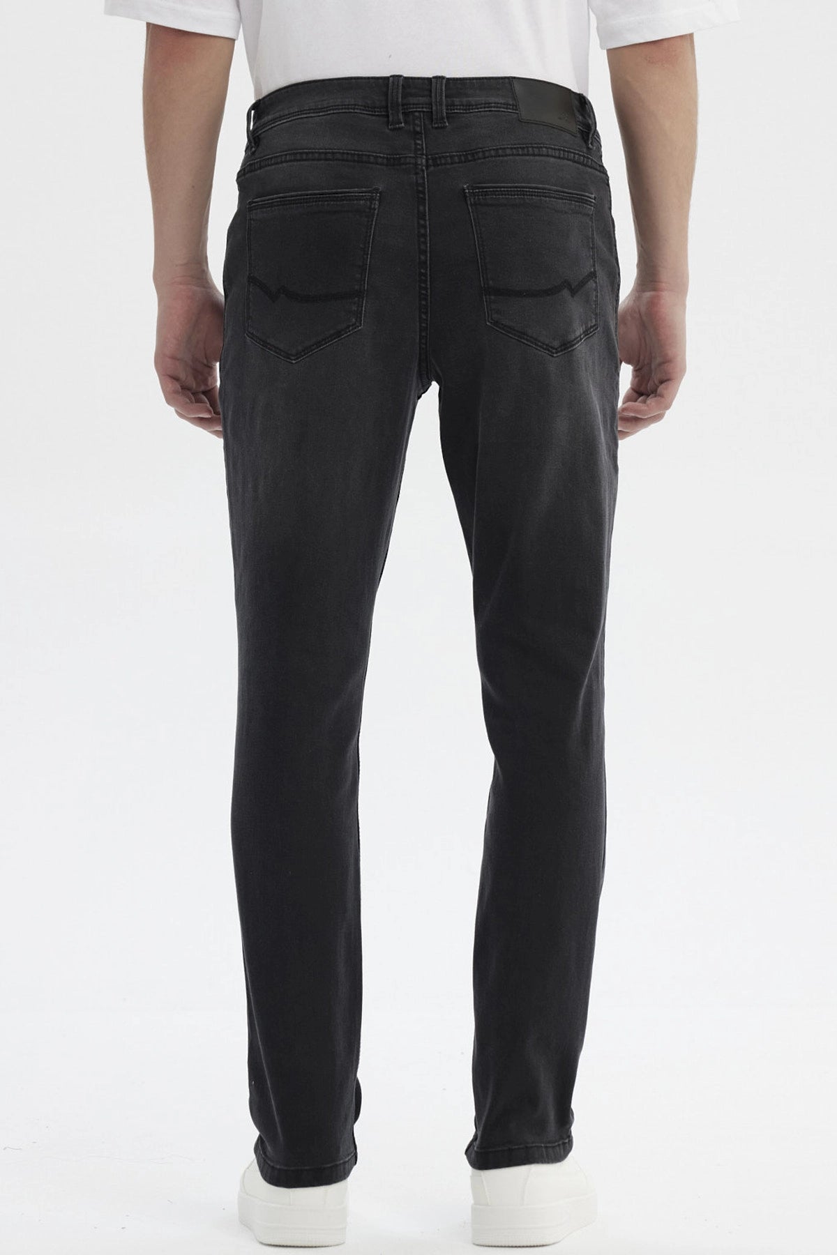 Jeans Hombre Slim 701 Gris Oscuro