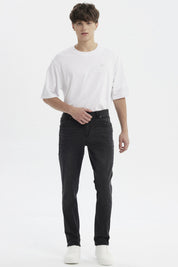 Jeans Hombre Slim 701 Gris Oscuro