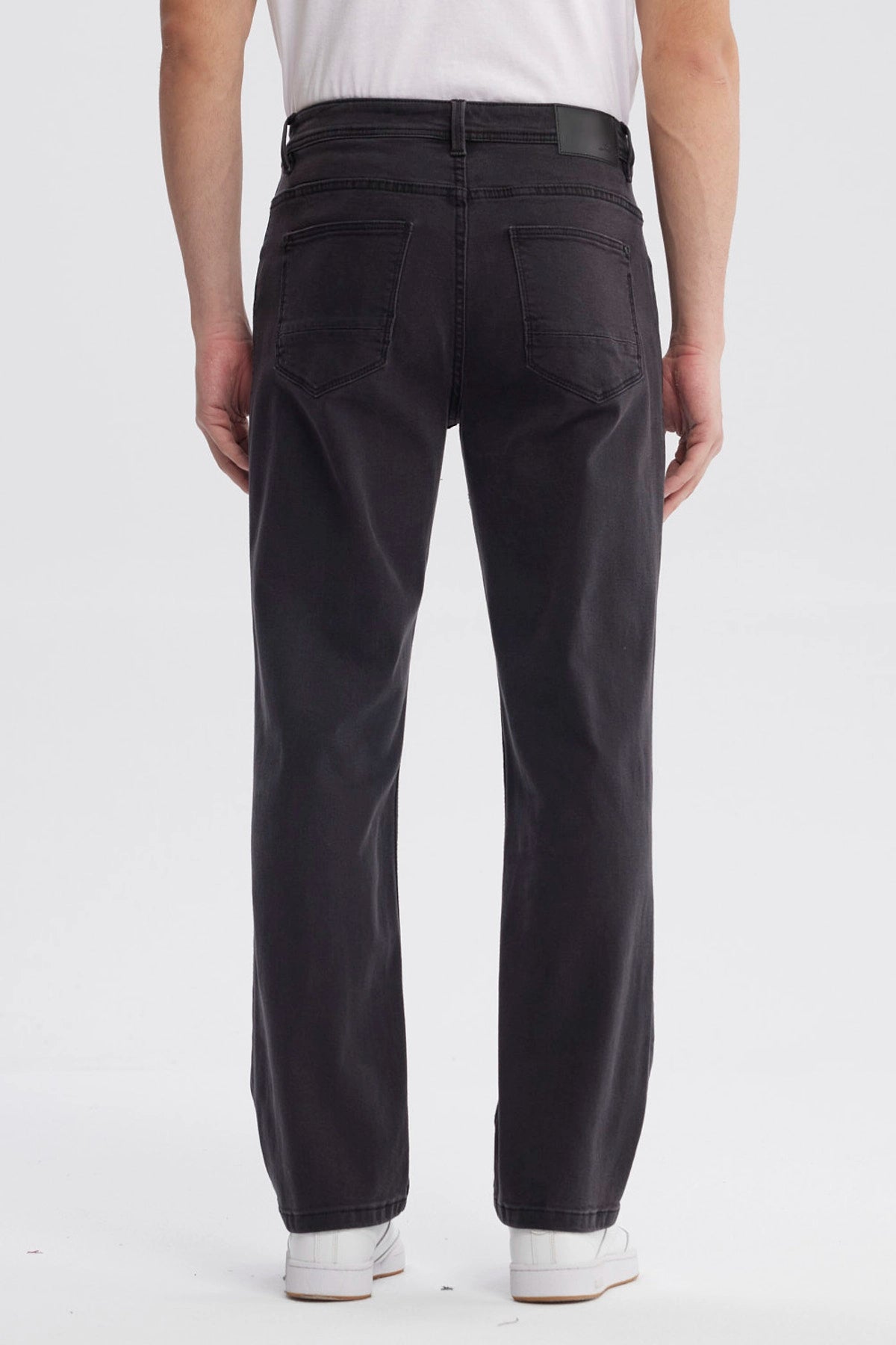 Jeans Hombre 605 Straight Negro