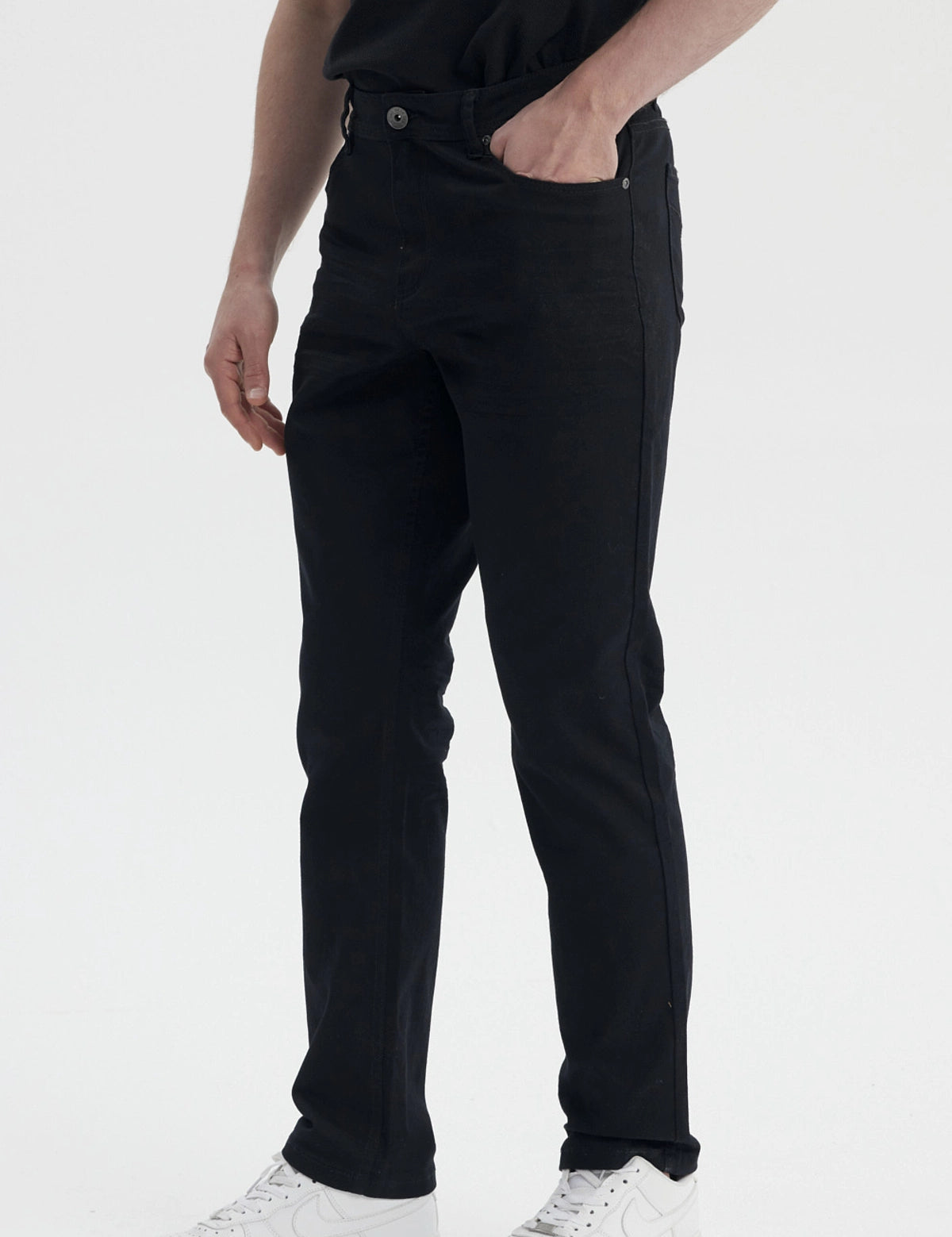 Jeans slim hombre negro con diseño liso y ajuste clásico